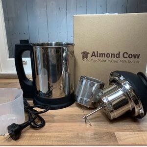 Almond cow nut juicer